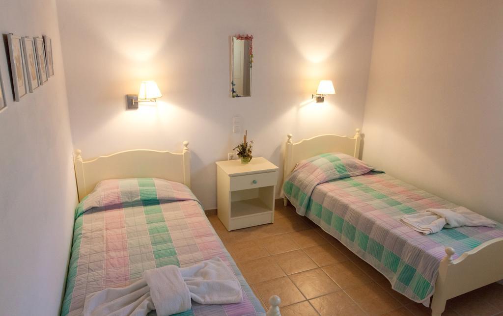 Ergina Summer Resort Antiparos Bagian luar foto