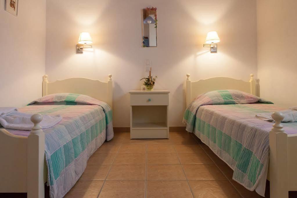Ergina Summer Resort Antiparos Bagian luar foto